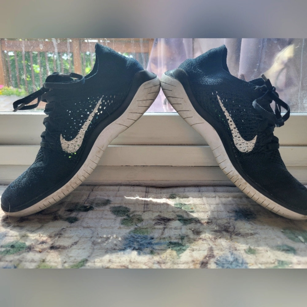 Nike Black Free Running Shoes